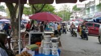 Pedagang Takjil Pasar Baru di Minta Oknum Bayar Rp 300 Untuk Berjualan di Pasar Beduk