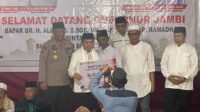 Safari Ramadhan di Desa Seko Besar Sarolangun, Al Haris Serahkan Bantuan CSR Rp 25 Juta