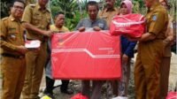 Wabup Nilwan Santuni Korban Kebakaran di Pasar Atas Dan Sungai Ulak