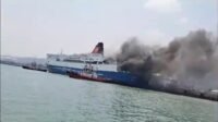 Kapal  Ekspedisi KMP Mutiara Pesada Terbakar di Merak
