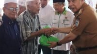 Pj Bupati Salurkan Paket Sembako ke Ponpes SMQ Titian Teras