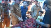 Harga Cabe Melejit, Pj Bupati Merangin Sidak Pasar Baru Bangko