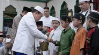 Safari Subuh di Masjid Al-Muttaqin Tungkal, Al Haris Salurkan Bantuan dan Santuni Anak Yatim