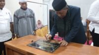 Wagub Sani Resmikan Langgar Jadi Masjid di Desa Tangkit