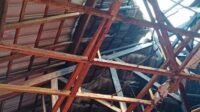 Atap Sembilan Ruangan Puskesmas Pasar Baru Rusak Parah Terbakar