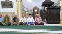 Cagub Al Haris Sholat Subuh Berjamaah Bersama Warga di Masjid Tua Bungo