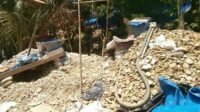 Tambang Jarum Ilegal Marak Berjejer di Belakang Pasar Sungai Manau