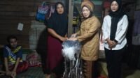 Hesti Haris Salurkan Bantuan Kursi Roda Bagi Menyadang Disabilitas