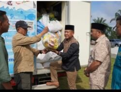 Wabup Merangin Khafed Moend Lepas Bantuan Kemanusian ke Sumbar