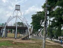 Tiang Listrik Dan Kabel Terjuntai Ditengah Taman Kota Bangko Bahayakan Pengunjung