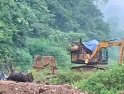 Alat Berat PETI Ilegal Ipar Kades Talentam Merajalela Jarah di Sungai Batang Maliki Tabir Barat