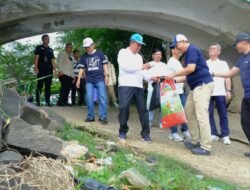 Wagub Sani Pimpin Gotong Royong Massal Gerakan Indonesia ASRI di Danau Sipin