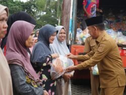 A. Khafidh Buka Pasar Murah Bersubsidi, Bayar Rp 75 Ribu dapat Paket Rp 125 Ribu