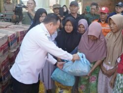 Gubernur Al Haris Tinjau Banjir Sekaligus Salurkan Bantuan di Kabupaten Sarolangun