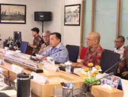 Gubernur Al Haris Bahas Pembangunan Jalur Kereta Api Batu Bara Bungo–Kemingkig Bersama Kemenhub