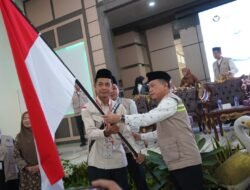 Gubernur Al Haris Lepas 442 JCH Kloter BTH 19  ke Tanah Suci