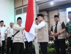 Gubernur Al Haris Lepas Kloter Perdana Keberangkatan Haji 2026, Tegaskan Komitmen Pelayanan Terbaik Bagi Jema’ah