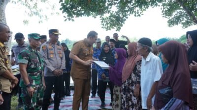 Bupati M. Syukur Salurkan Bantuan Keramba dan Jaringan Listrik ke Warga SAD