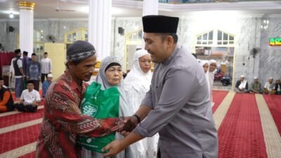 Bupati M. Syukur Subling di Masjid Raya Pasar Bawah Bangko