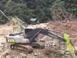 Nama Kades Gelangang Mecuat Sebagai “Bos” Tambang Ilegal Mengunakan Alat Berat di Sungai Paun