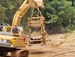 Alat Berat Tambang Emas Ilegal di Duga Milik Oknum PNS Camat Muara Siau “Jarah” Sungai Landur Gedang