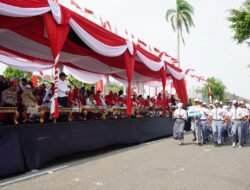 Semangat Kemerdekaan, Wagub Sani Lepas Pawai Pembangunan dari Taman Putri Pinang Masak ke Rumah Dinas Gubernur Jambi