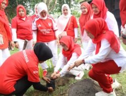 Semarak HUT ke-81 RI, DWP Provinsi Jambi Gelar Senam Bersama dan Gerakan Peduli Lingkungan