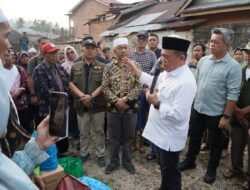 Gubernur Al Haris Tinjau Sekaligus Salurkan Bantuan Korban Kebakaran di Desa Buat Bungo