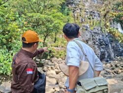 Terdecak Kagum Lihat Struktur Batuan Purba Serintik Hujan Paneh, Evaluator UNESCO Minta Penjelasan Detail BP-Geopark