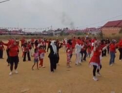 Lenggak Lenggok Ibu Ibu  RT 27 BTN Zahdan Sungai Ulak Pecah, Meriahkan HUT RI ke 81