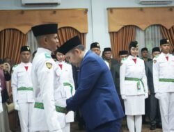 Bupati M. Syukur Kukuhkan 31 Anggota Paskibraka, Ini Nama dan Asal Sekolahnya