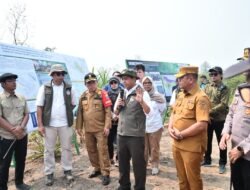 Gubernur Al Haris Dampingi Menhut Raja Juli Tinjau Konservasi Gajah dan Hutan Desa