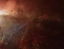 Tim Gabungan Padamkan Karhutla di Desa Langling