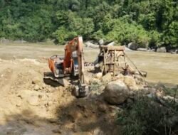 Empat Alat Berat Tambang Emas Ilegal  “Rampas” Isi Alam Sungai Duo atau Paruh, Salah Satunya Alat Milik Mantan Anggota DPRD
