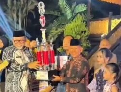 Merangin Juara Pertama Piala Pada Parade Kapal Hias di Pekan Ajang Pesona Pariwisata  Jambi Elok Nian
