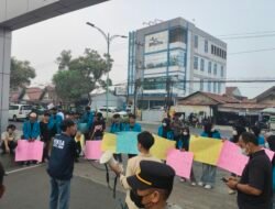 Aksi Jilid II ‘Tangkap Lepas Dua Unit Alat Berat’ Kembali Pecah, Mahasiswa Kecewa Kapolda “Bungkam”
