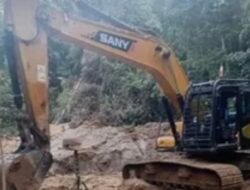 Alat Berat Tambang Emas Ilegal Milik Oknum BPD Desa Palipan “Rampok” Isi Alam Sungai Marus