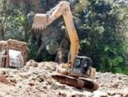 Alat Berat Tambang Emas Ilegal Milik Oknum Guru SD 15 Sekancing Ketara “Jarah” Sungai Tembesi