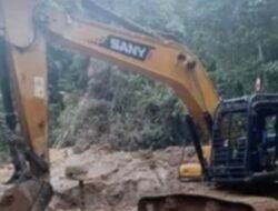 Alat Berat Tambang Emas Ilegal Milik Ade “Rampok”  Isi Alam Sungai Arai